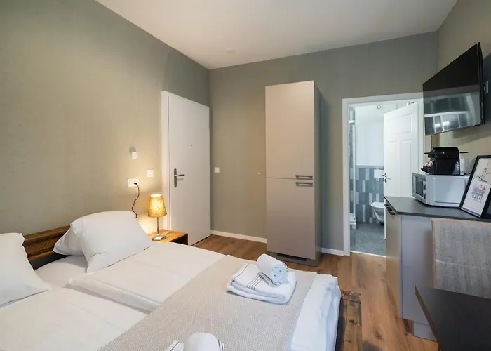 Betweenlakes Grd Floor East * אינטרלאקן